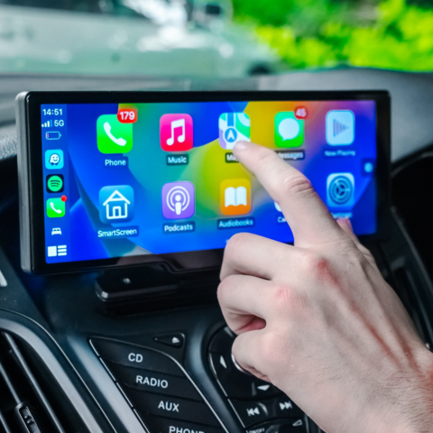 Vezeték nélküli Multimédia Képernyő – Egyszerűsített Csatlakozás és Navigáció